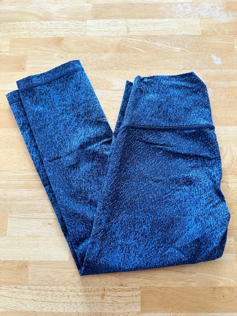 Lululemon crop leggings size 6